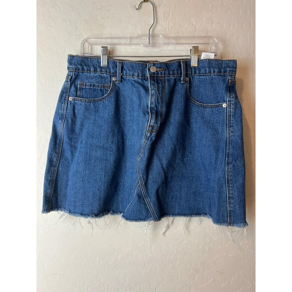 Old Navy Sz 14 Raw Hem Cut Off Jean Mini Skirt 100% Cotton Medium Wash